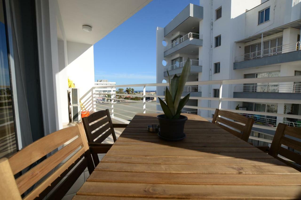 Violet Dusk City Center Flat Larnaca Ngoại thất bức ảnh