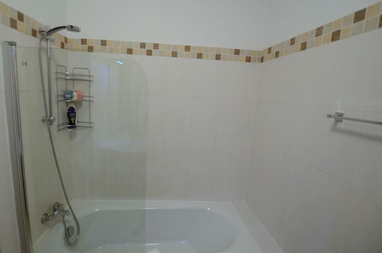 Violet Dusk City Center Flat Larnaca Ngoại thất bức ảnh
